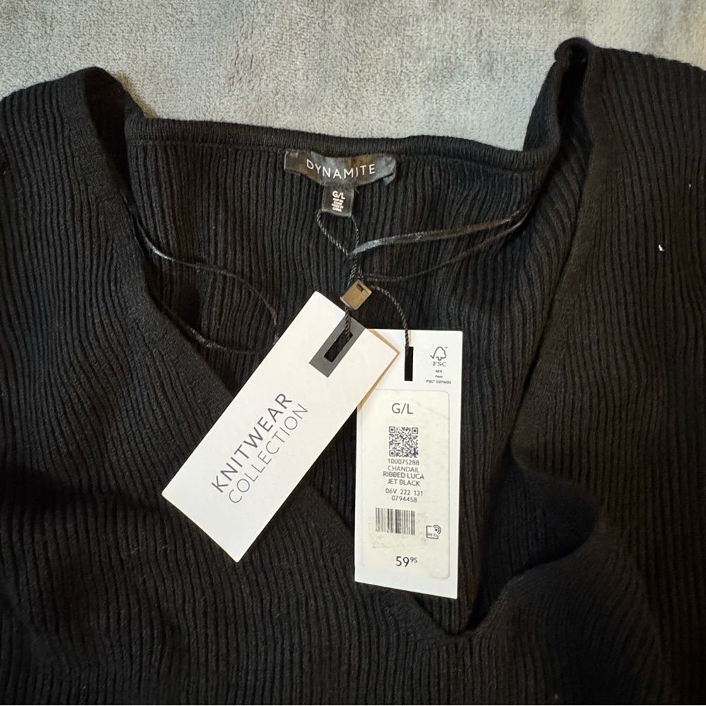 Dynamite Black V-Neck Sweater for Women
#1377 - Picture 5 of 6